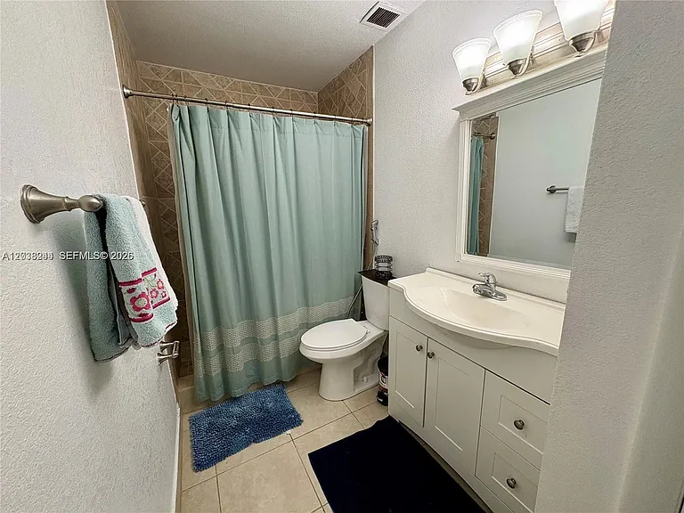 5534 Lakewood Cir S #H — Photo 11