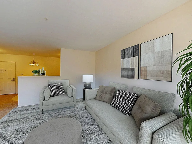 2730 N Forest Rd — Photo 23