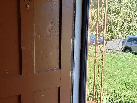 3rd image of 6914 Gateway Blvd