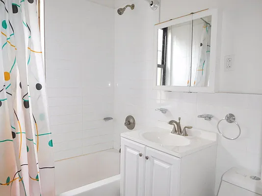 Rented by Bohemia Realty Group | media 10