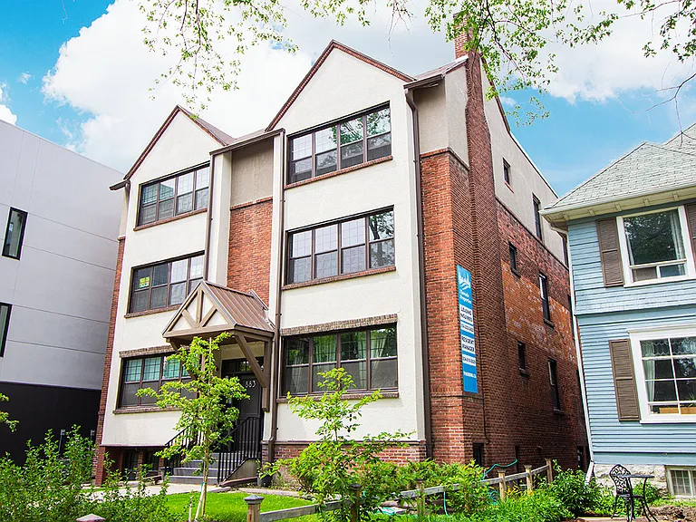 883 Grosvenor Ave #6 — Photo 1