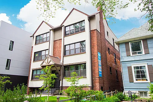 883 Grosvenor Ave Apt 4, Winnipeg, MB R3M0M5 HotPads