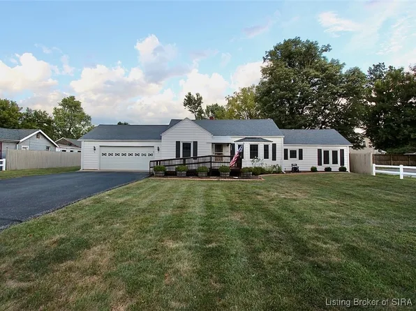 1520 Maple Court, New Albany, IN 47150