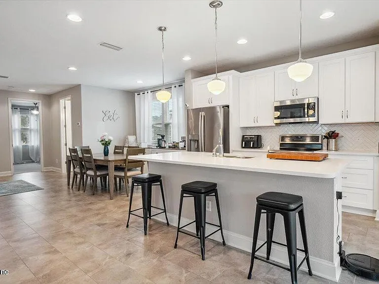 1120 Persimmon Dr — Photo 10