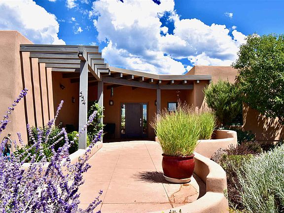 2nd image of 554 Valle Chamiso Ln