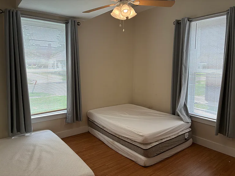 429 E Madison St #A — Photo 10