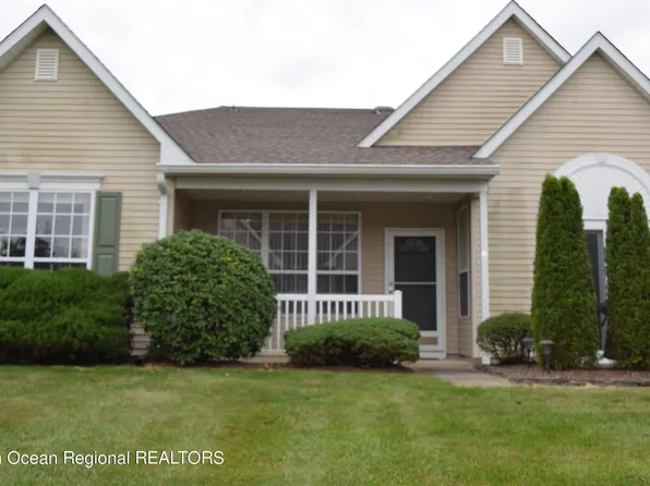 23 Foxwood Road, Lakewood, NJ 08701