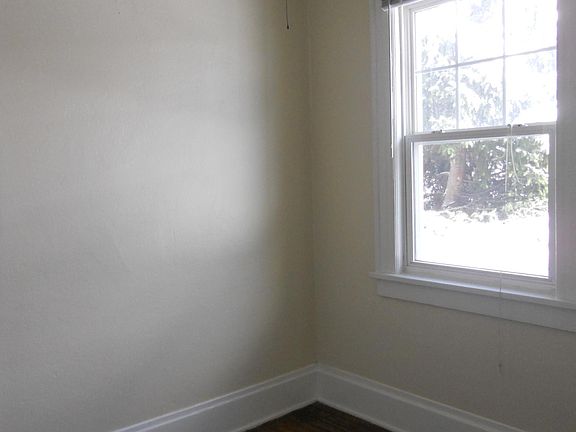 4th image of 247 W Utica St APT 8