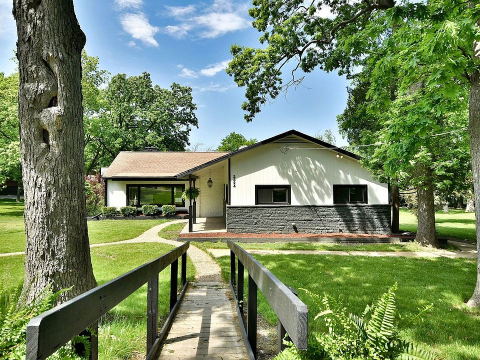 2324 S Bonnie Brook Ln Waukegan, IL, 60087 Apartments for Rent Zillow