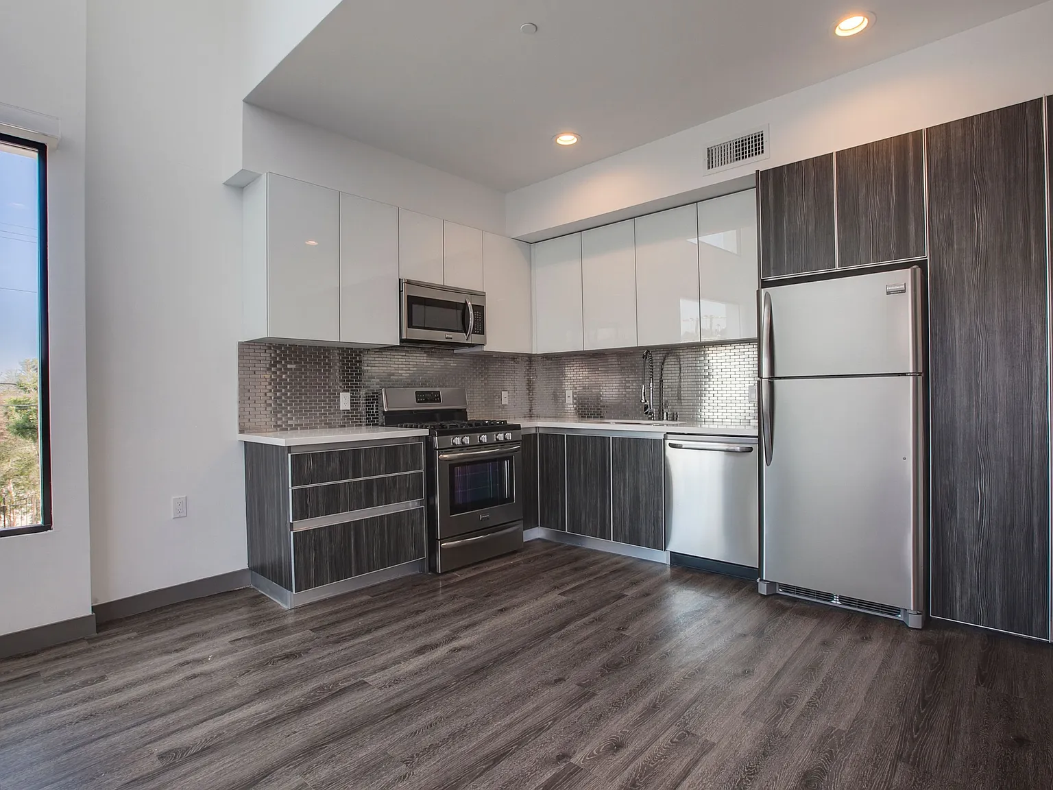 1 bed, 750 sqft, $2,650 — Photo 3