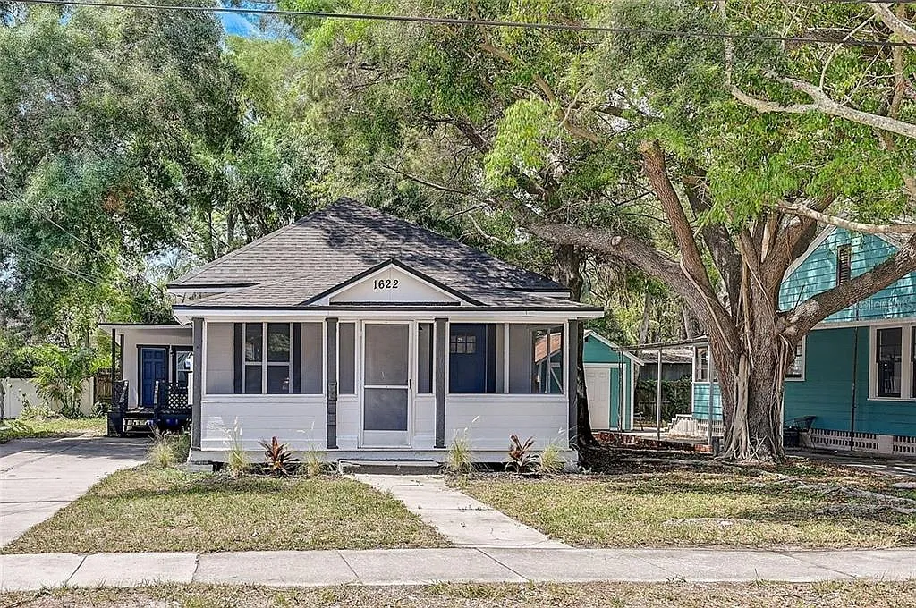 2 bed, 1.0 bath, 610 sqft, $1,700 — Photo 1