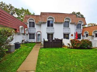 190 Blue Ridge Dr, Medford, NY 11763