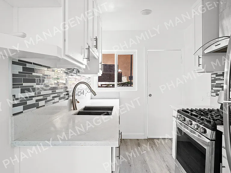 2517 W Temple St #1 — Photo 4