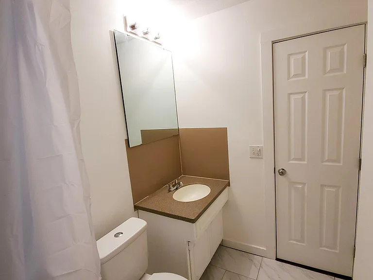 480 Zahn Dr #2 — Photo 12