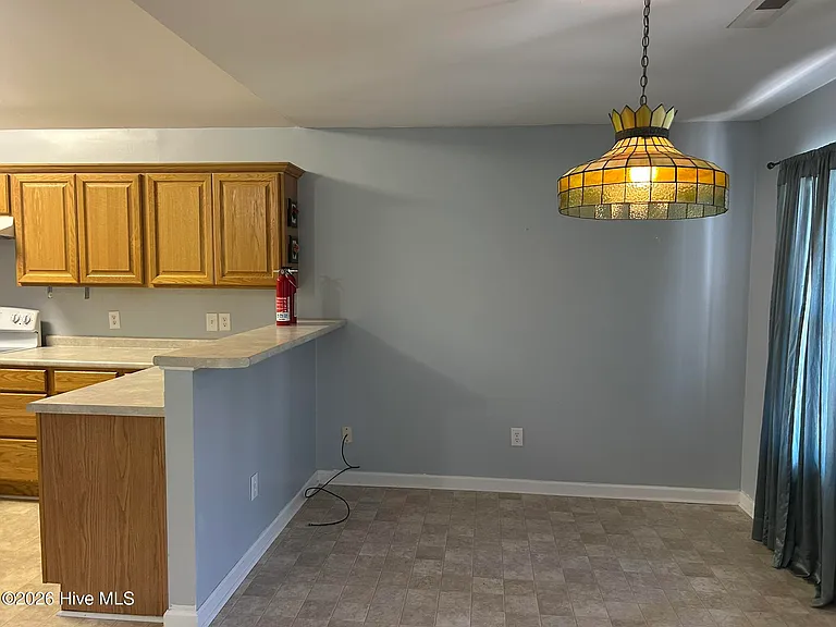 212 W Woodbine Ter — Photo 4