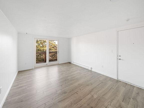 4th image of 161 South St APT 18