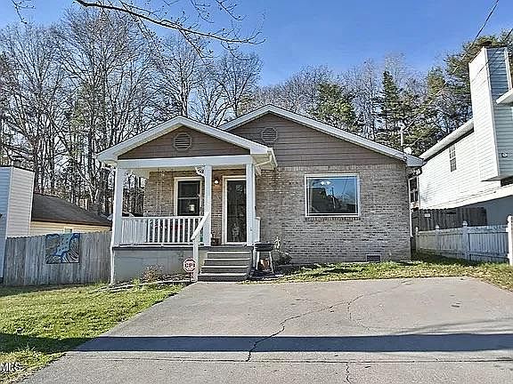 1st image of 1701 Woodpointe Dr