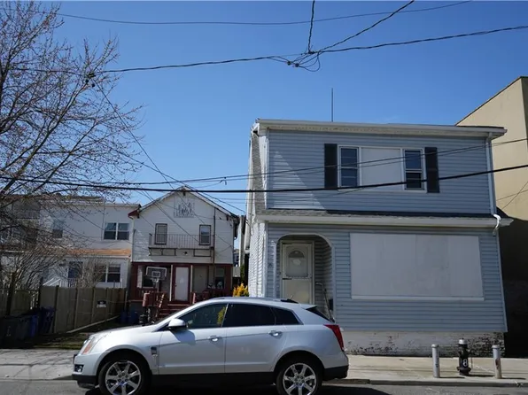 227 Beach 99th St, Rockaway Park, NY 11694