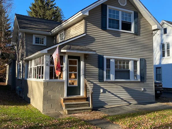 39 Elizabeth St, Ellicottville, NY 14731