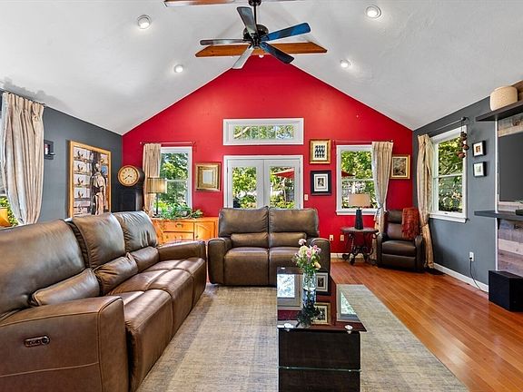 2nd image of 28 Gordon Rd