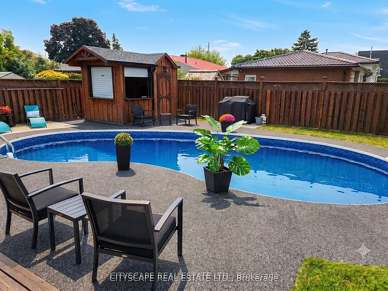 891 Curtis Cres — Photo 18
