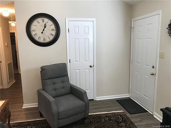 5th image of 1654 Midbrook Dr