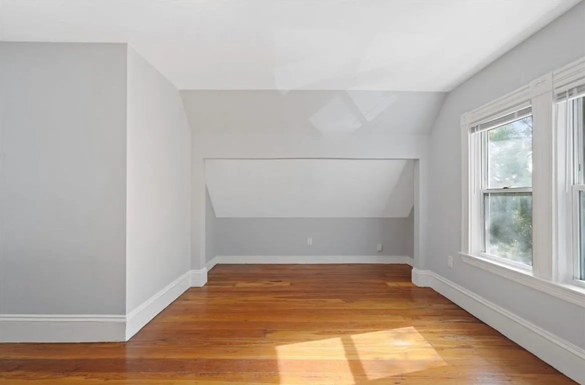 2 bed, 900 sqft, $2,500 — Photo 2