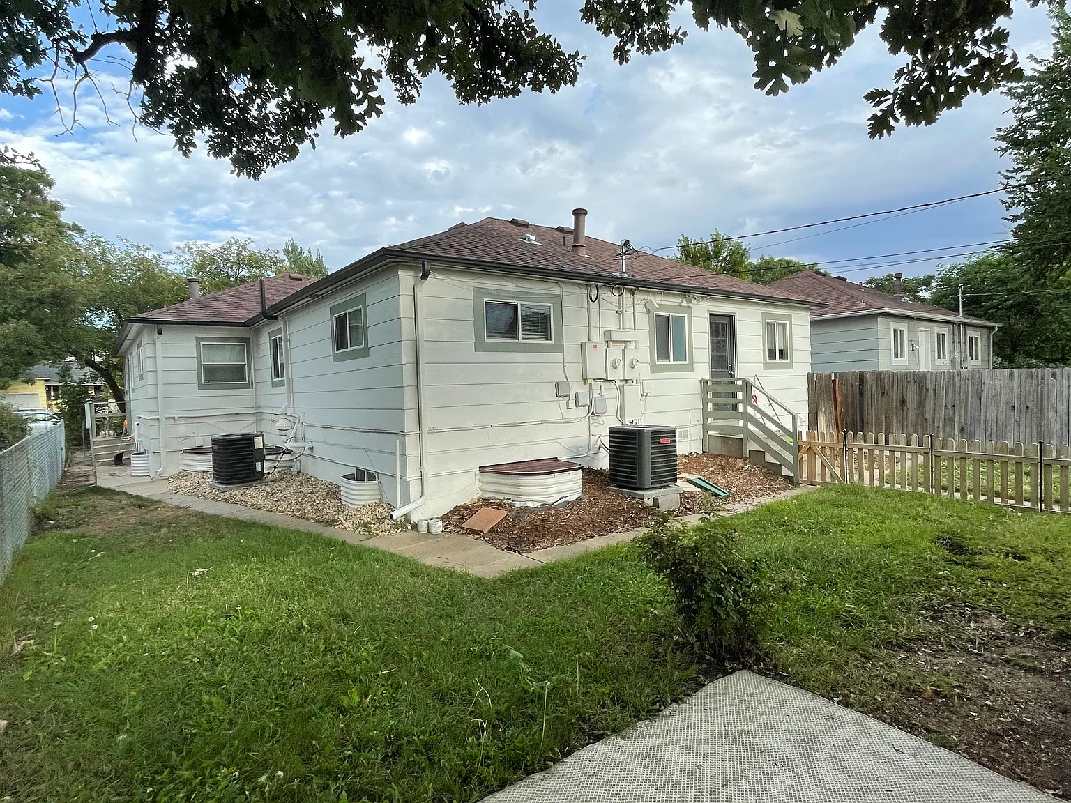 4 bed, 1605 sqft, $3,400 — Photo 3