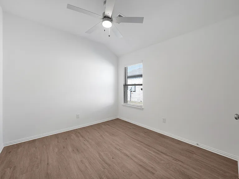 221 Fairmeade Dr — Photo 30