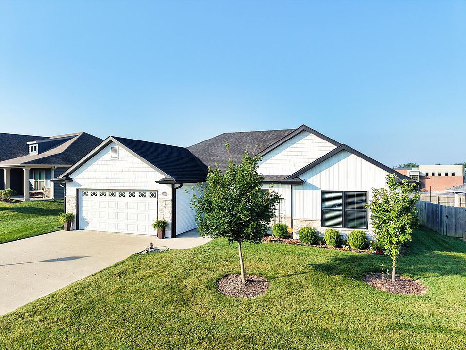 1st image of 3402 Yellowwood Dr