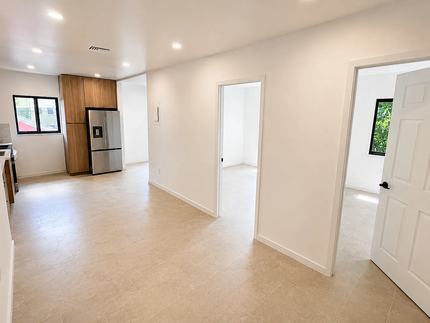 2 bed, 800 sqft, $2,300 — Photo 3