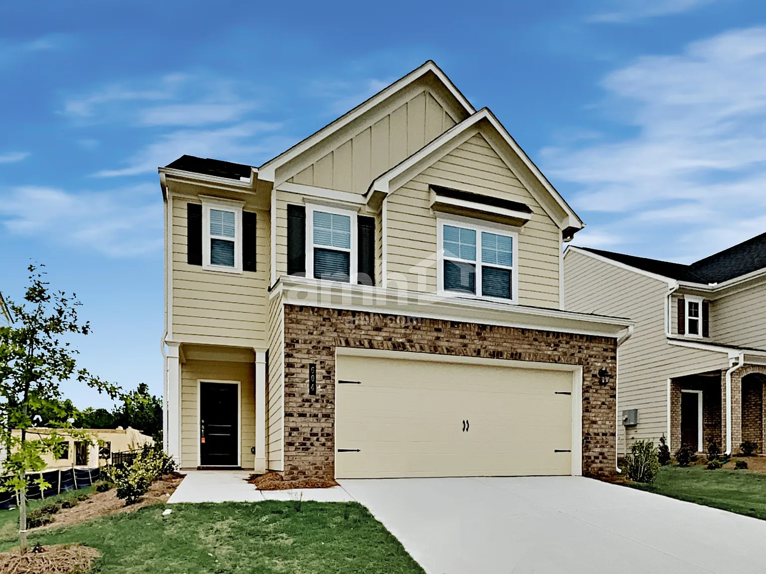 3 bed, 2.5 bath, 2010 sqft, $2,400 — Photo 1