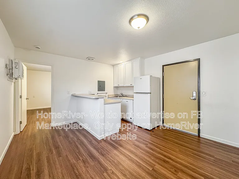 1620 F St #6 — Photo 2