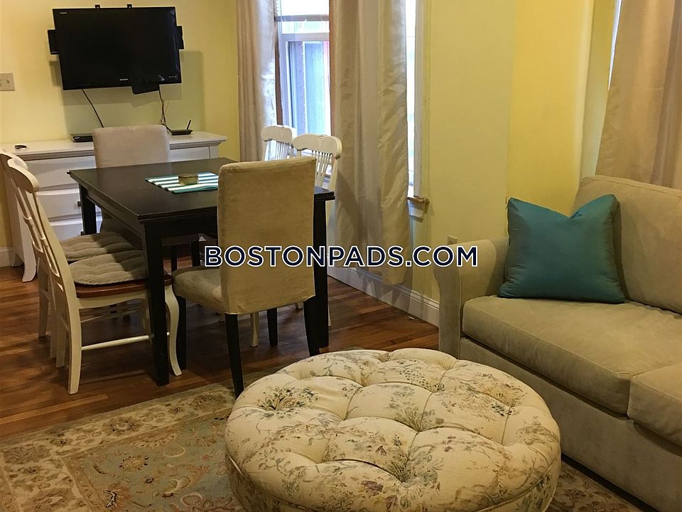 1493048462-1031-tremont-st-7