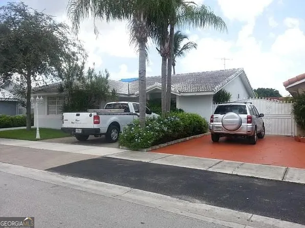 13965 SW 10th St, Miami, FL 33184