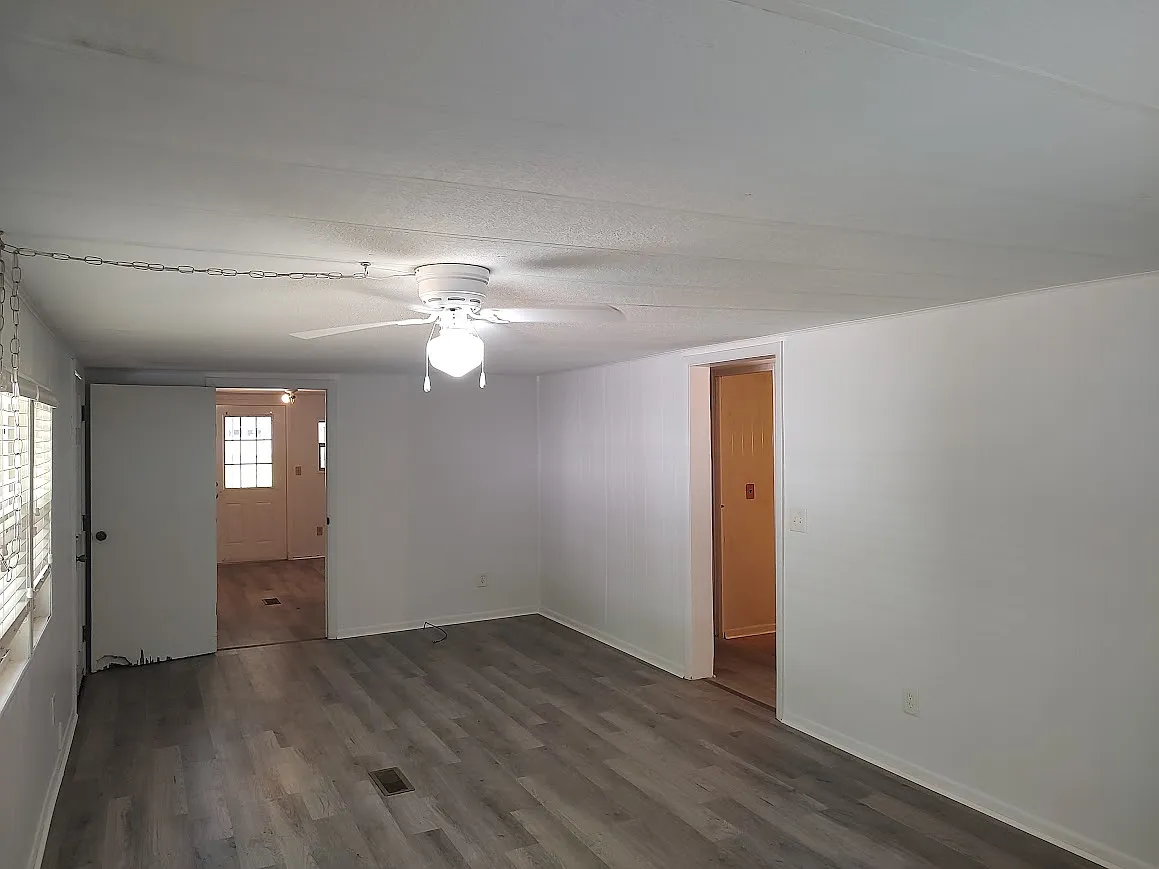 3 bed, 1260 sqft, $950 — Photo 3