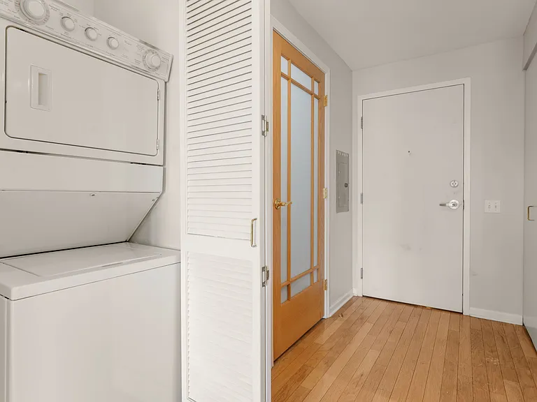 1515 S Prairie Ave #705 — Photo 12