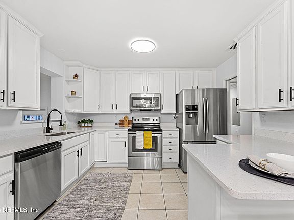4th image of 2311 ARDMORE Court