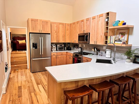 3rd image of 1543 48th St #1543