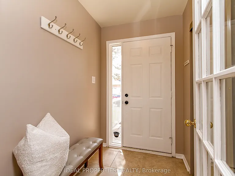 39 Huntings End Ave — Photo 3