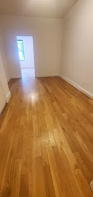 Rented by Manhattan Best Realty, Inc. | media 4