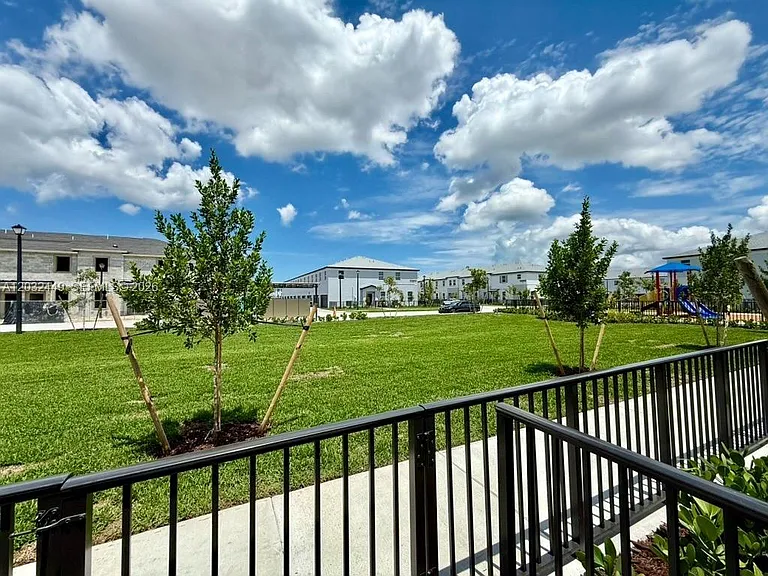 12460 SW 248th St #8 — Photo 35