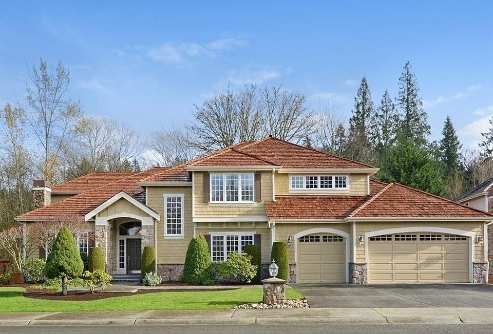 Immaculate E Lake Sammamish area home, sits back on privacy with 5 acre oasis. Cut-de-sac location in quiet and safe neighborhood.
