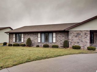 3925 Pine Ridge Dr, Quincy, IL 62305