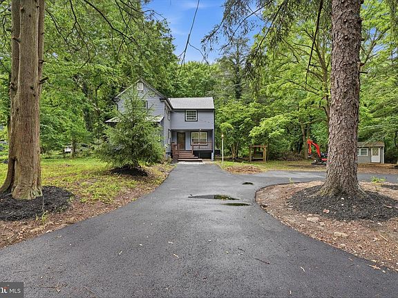 3rd image of 227 W Ferry Rd