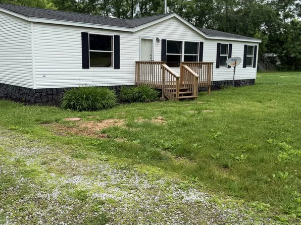 1751 Union Camp Rd, Lafayette, TN 37083