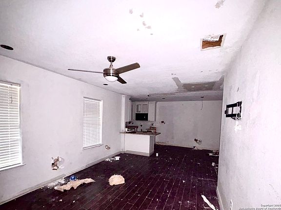 3rd image of 1871 Kendalia Ave
