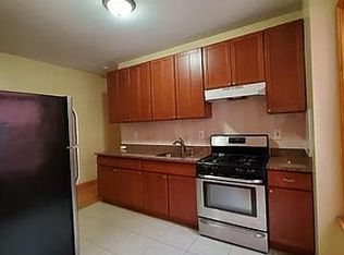 539 80th St #2C, Brooklyn, NY 11209