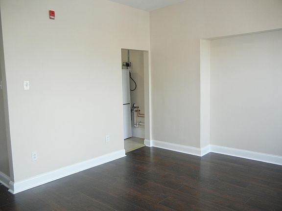 4th image of 40 N 51st St Floor 2