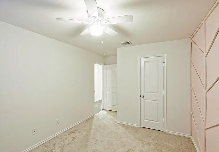 1111 Emerald Gate Dr — Photo 22